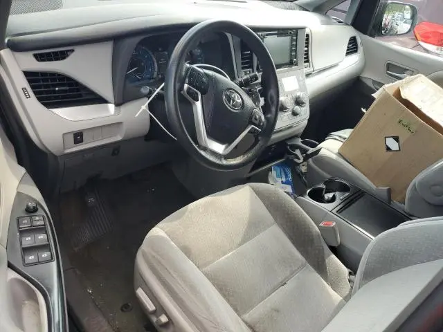 2018 TOYOTA SIENNA LE  