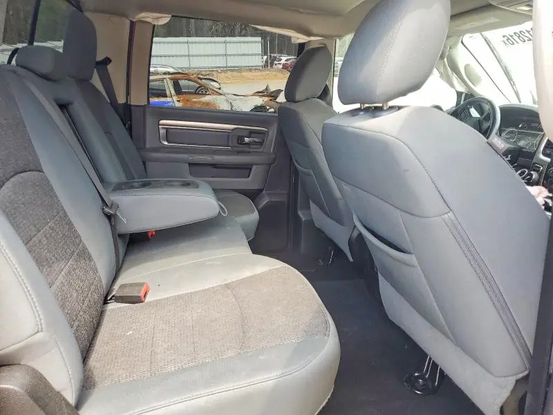 2018 RAM 1500 SLT  