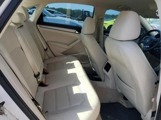 2014 VOLKSWAGEN PASSAT SE  