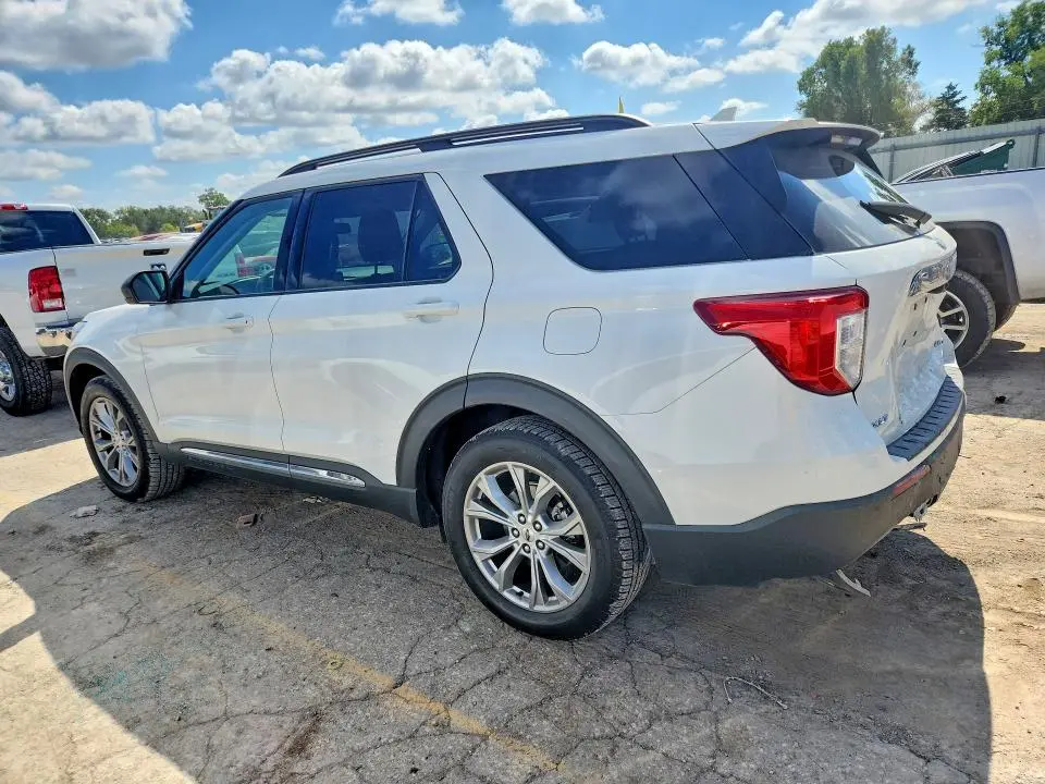 2021 FORD EXPLORER XLT  