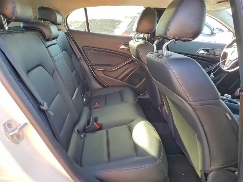 2015 MERCEDES-BENZ GLA 250 4MATIC  