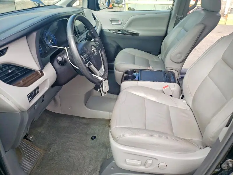 2017 TOYOTA SIENNA XLE 7-PASSENGER  