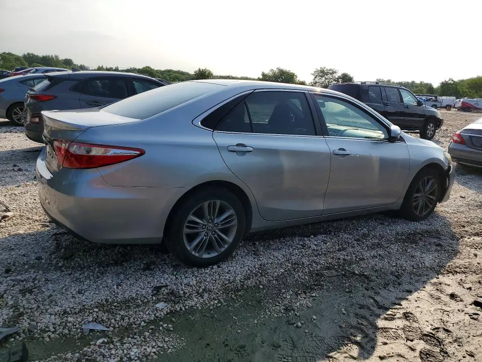 2016 TOYOTA CAMRY SE  