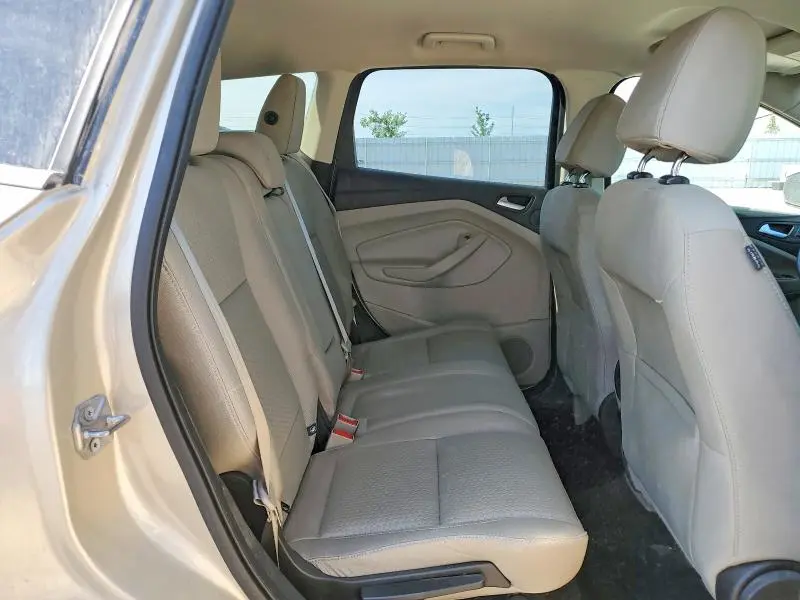 2017 FORD ESCAPE SE  
