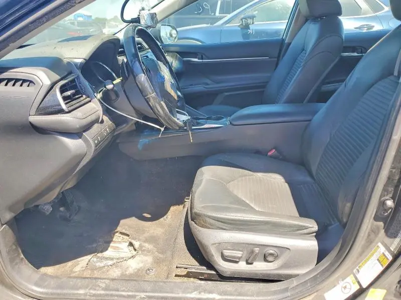 2019 TOYOTA CAMRY SE  