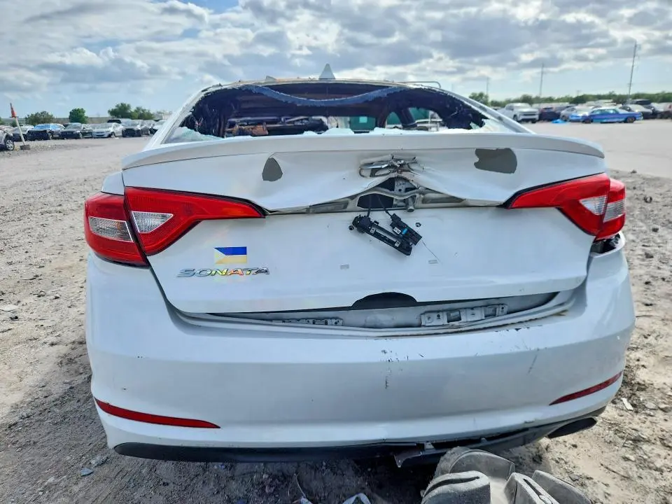 2016 HYUNDAI SONATA SE  