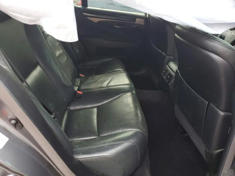 2015 LEXUS LS 460  