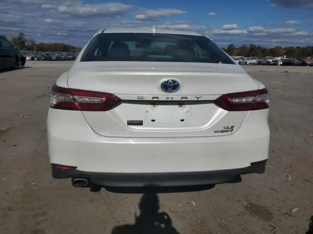 2020 TOYOTA CAMRY XLE  