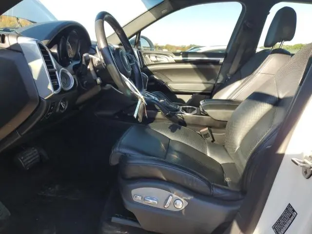 2016 PORSCHE CAYENNE   