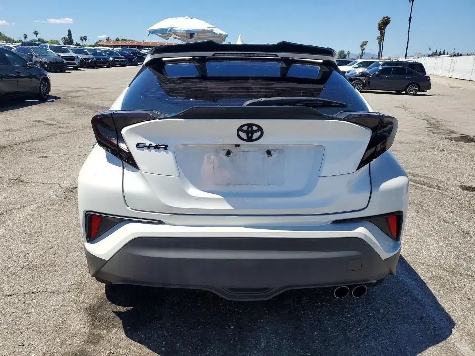 2018 TOYOTA C-HR XLE  