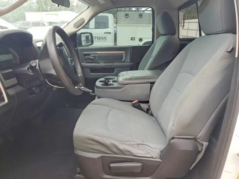 2013 RAM 1500 SLT  