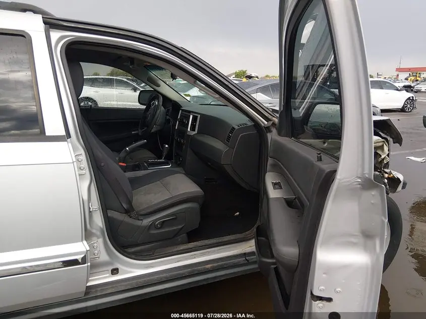 2010 JEEP GRAND CHEROKEE LAREDO