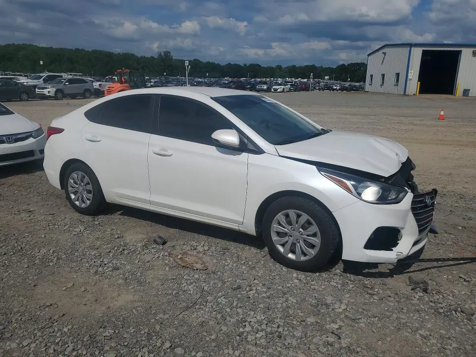 2021 HYUNDAI ACCENT SE  