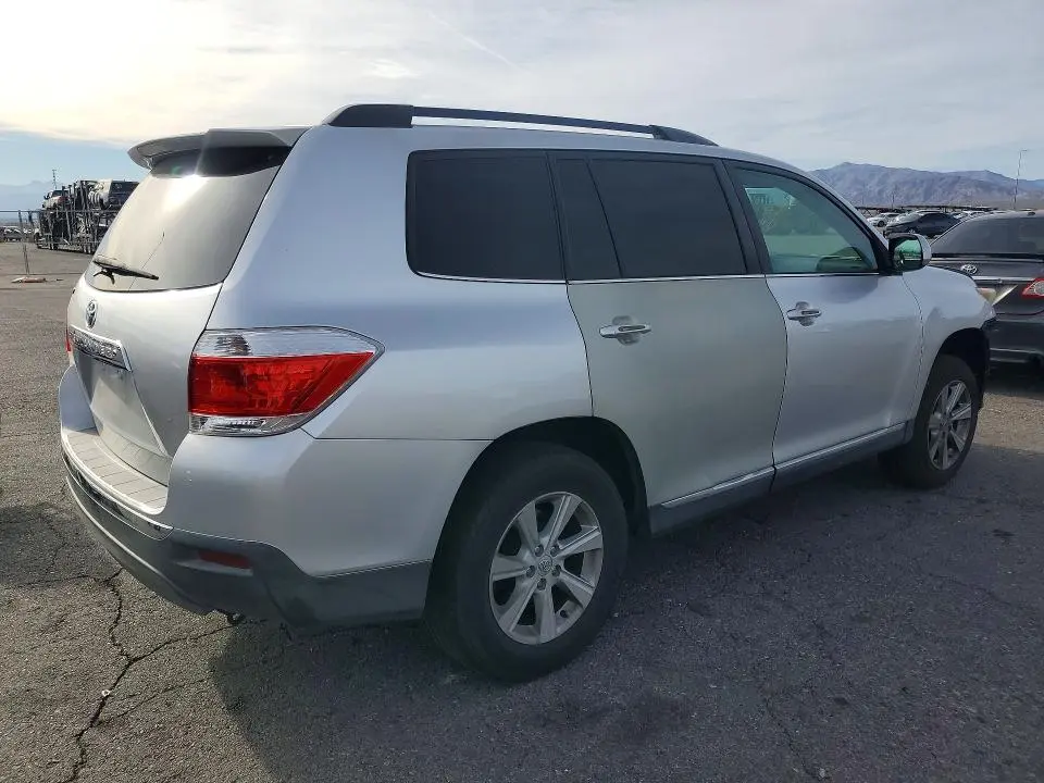 2011 TOYOTA HIGHLANDER BASE  