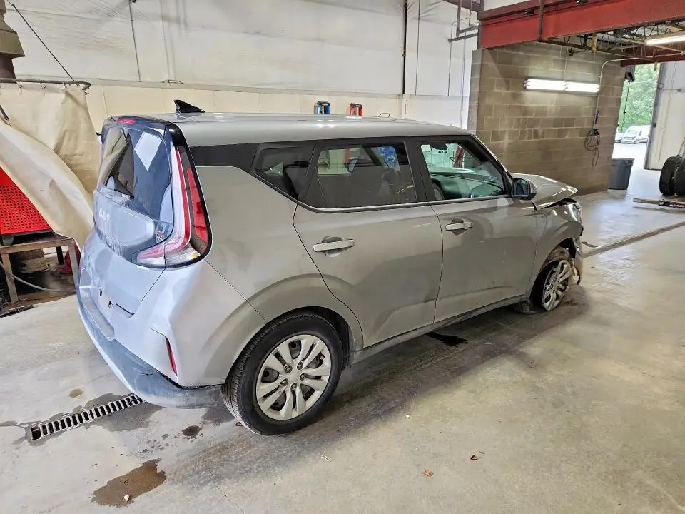 2023 KIA SOUL LX  