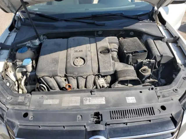 2013 VOLKSWAGEN PASSAT SE