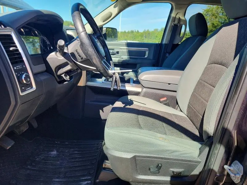 2015 RAM 1500 SLT  