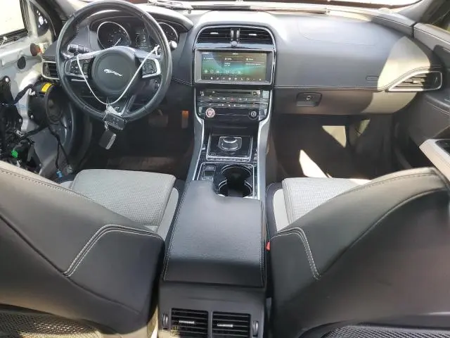 2017 JAGUAR XE R - SPORT