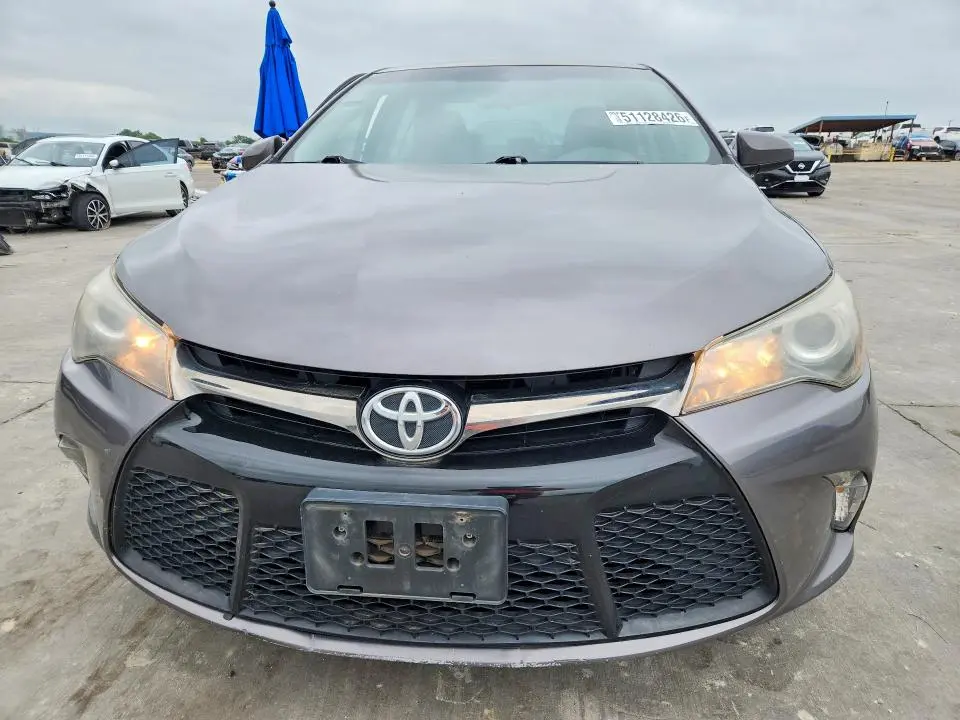 2017 TOYOTA CAMRY SE  