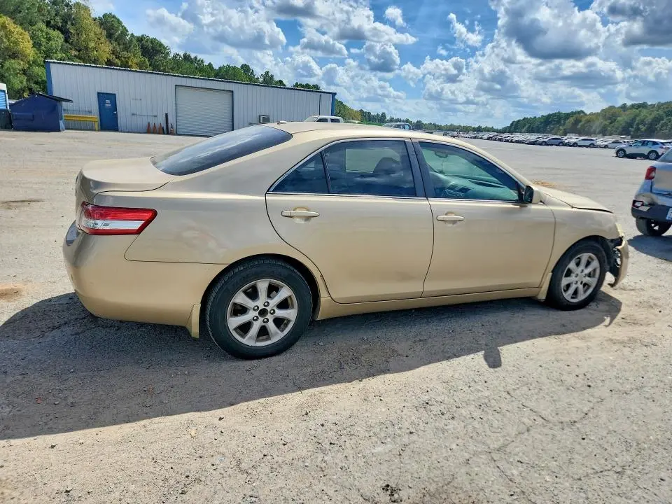2011 TOYOTA CAMRY LE  