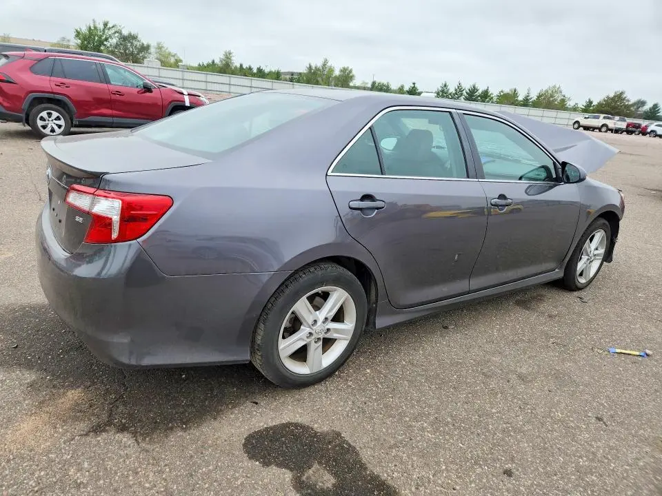 2014 TOYOTA CAMRY SE  