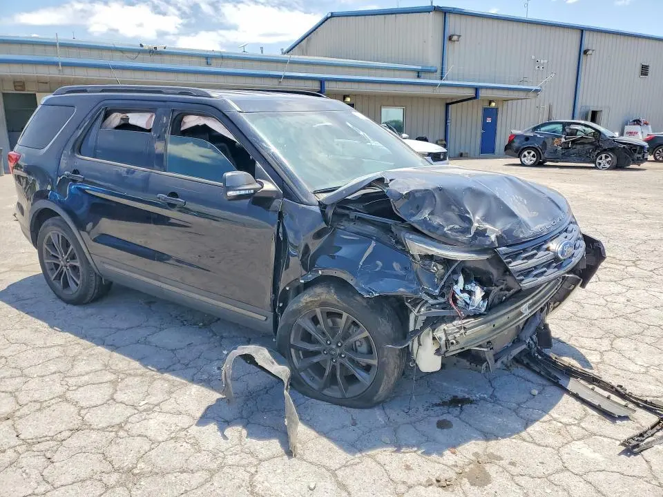 2019 FORD EXPLORER XLT  