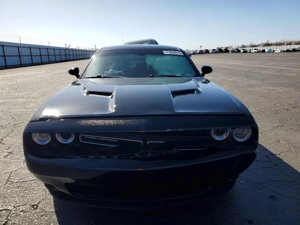 2016 DODGE CHALLENGER SXT  