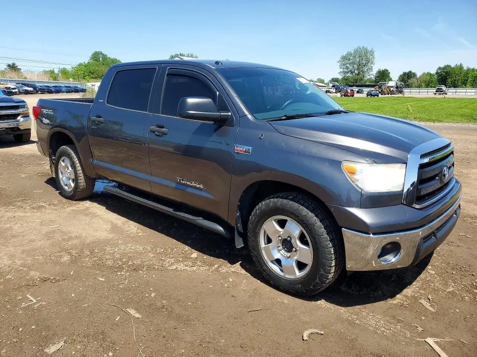 2013 TOYOTA TUNDRA CREWMAX SR5  