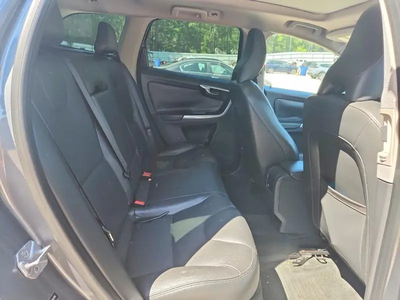 2016 VOLVO XC60 T5 PREMIER  