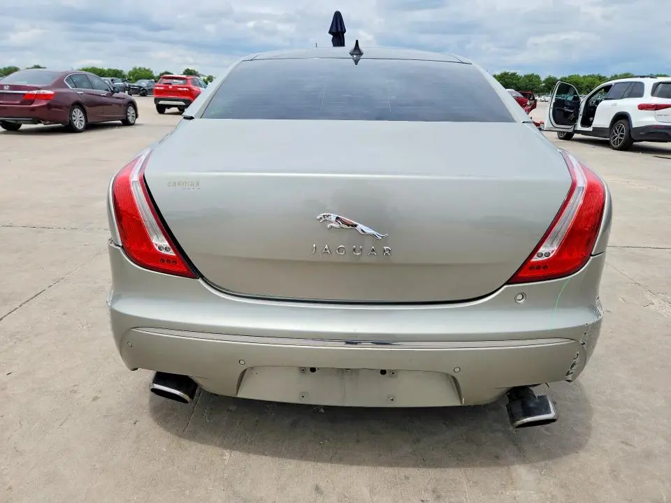 2013 JAGUAR XJ   