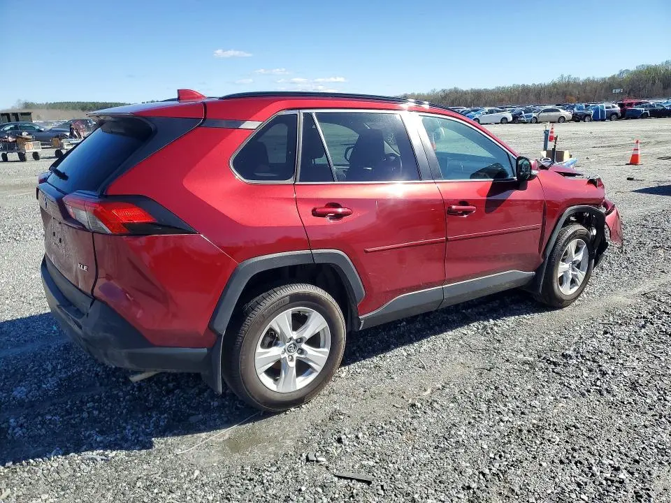 2021 TOYOTA RAV4 XLE  