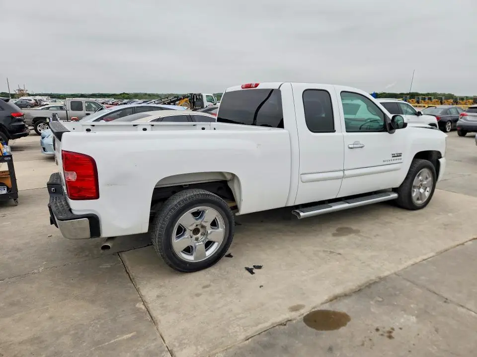 2011 CHEVROLET SILVERADO C1500 LT  