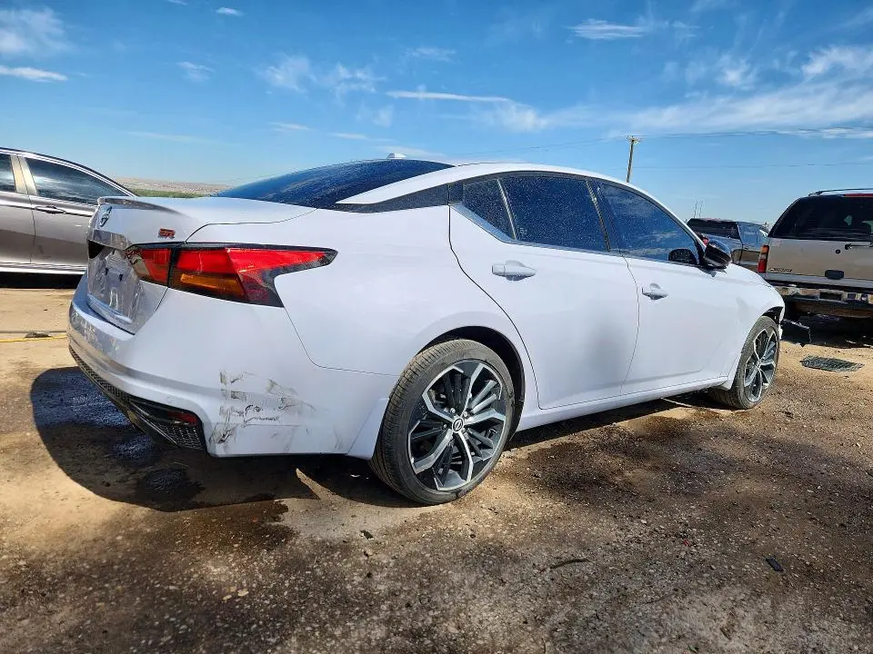 2025 NISSAN ALTIMA SR  