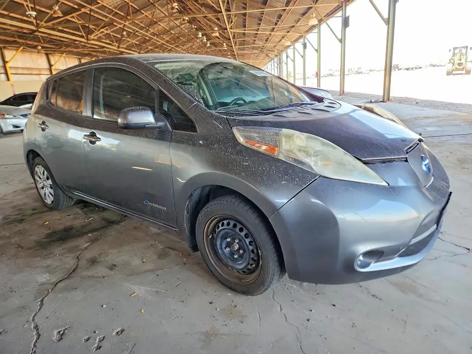 2015 NISSAN LEAF S  