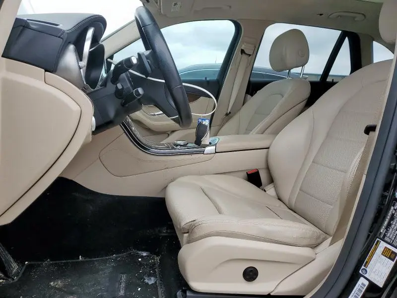 2017 MERCEDES-BENZ GLC 300  