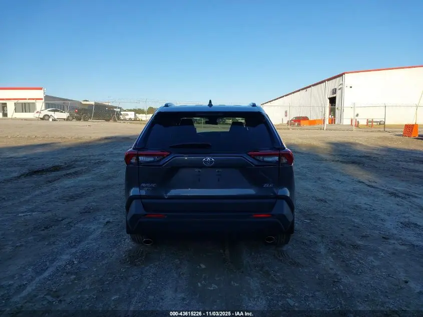 2024 TOYOTA RAV4 XLE