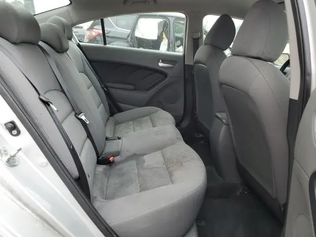 2017 KIA FORTE LX  
