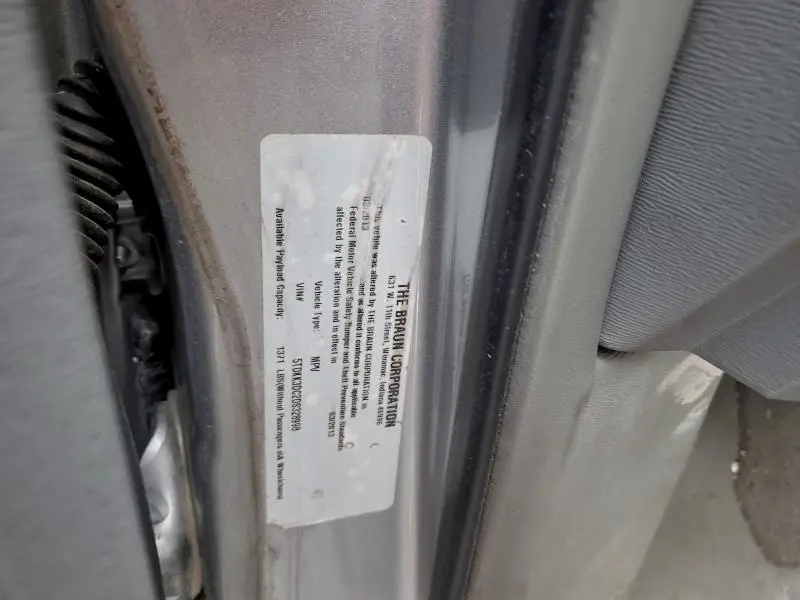 2013 TOYOTA SIENNA LE  