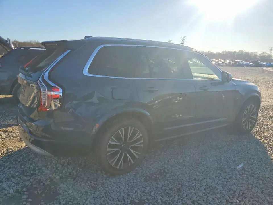 2022 VOLVO XC90 T6 MOMENTUM  