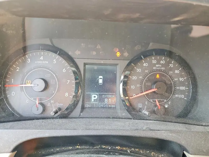 2016 TOYOTA SIENNA LE  