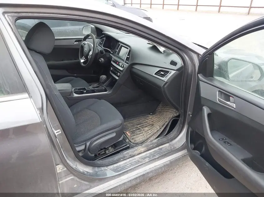 2019 HYUNDAI SONATA SE