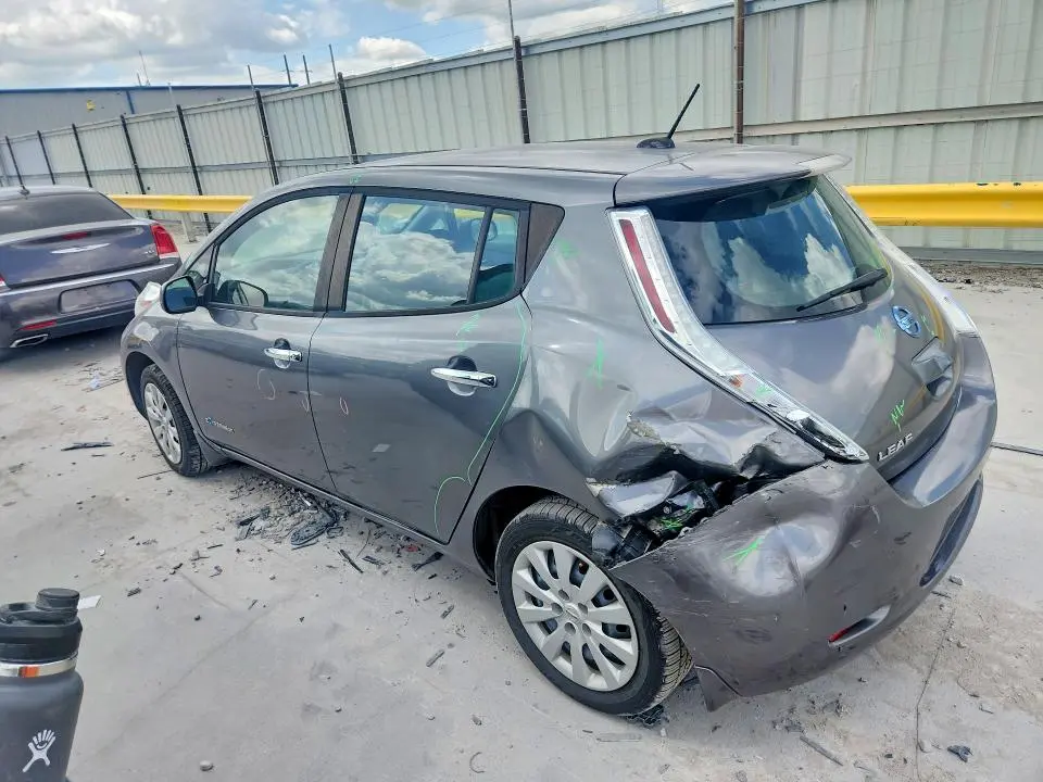 2015 NISSAN LEAF S  