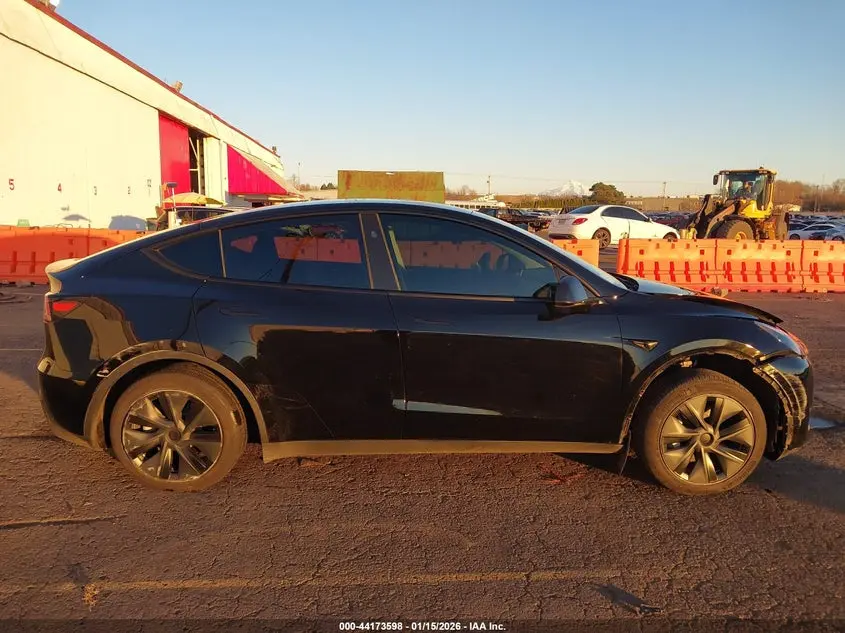 2024 TESLA MODEL Y RWD