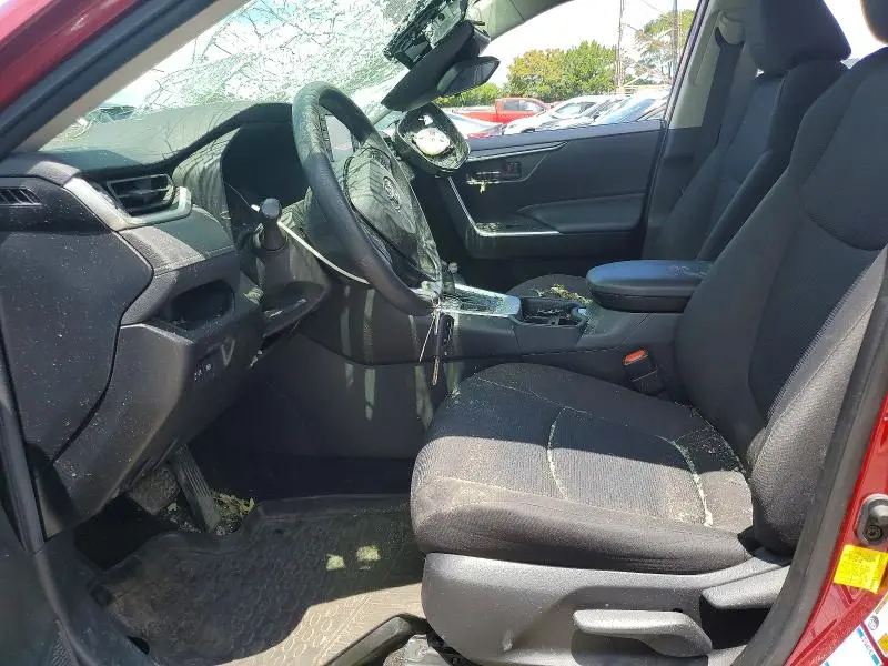 2021 TOYOTA RAV4 LE  