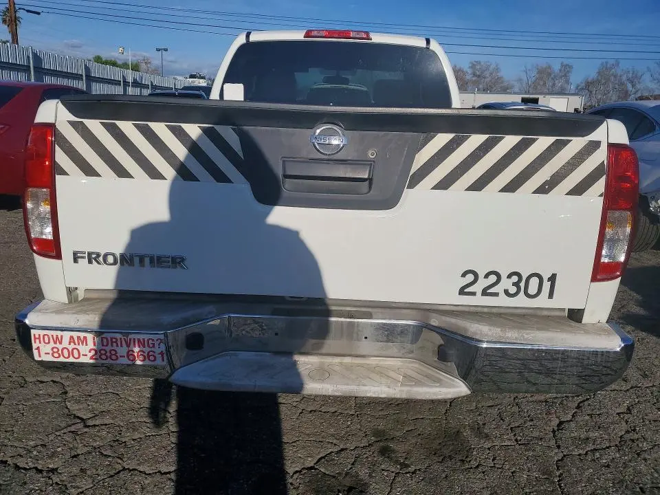 2015 NISSAN FRONTIER S  