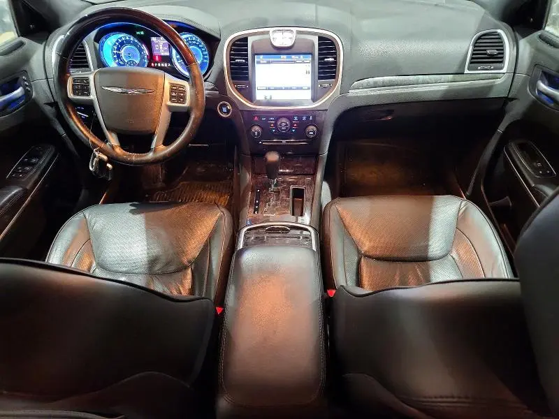 2011 CHRYSLER 300 LIMITED  