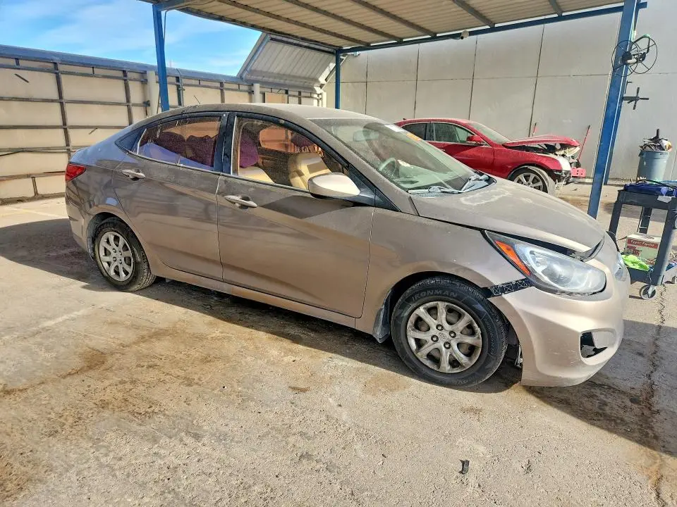 2012 HYUNDAI ACCENT GLS  