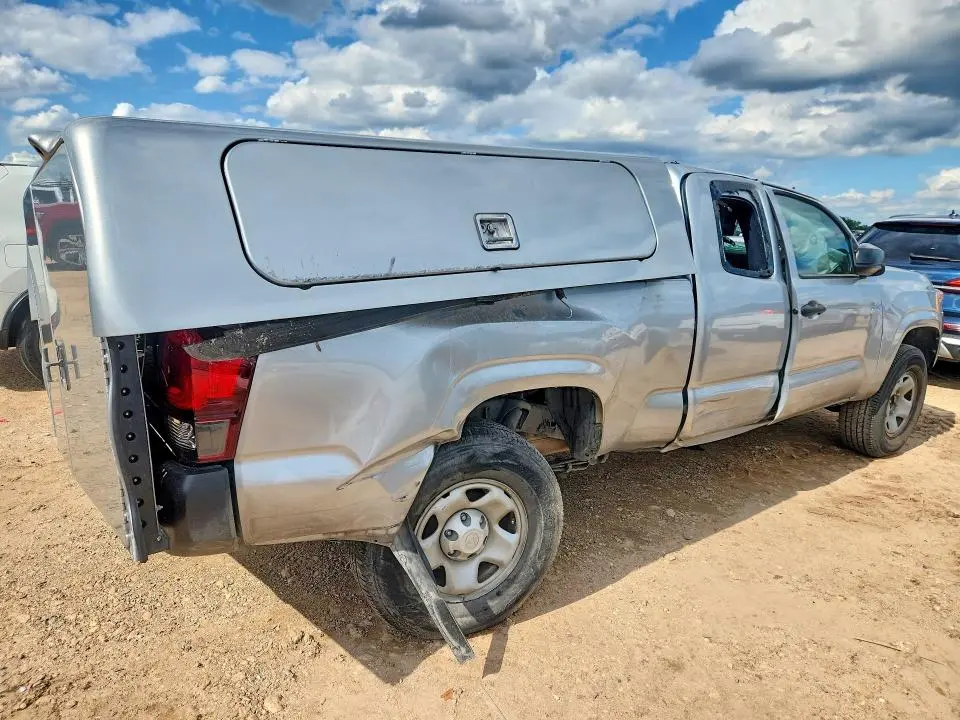 2022 TOYOTA TACOMA SR  