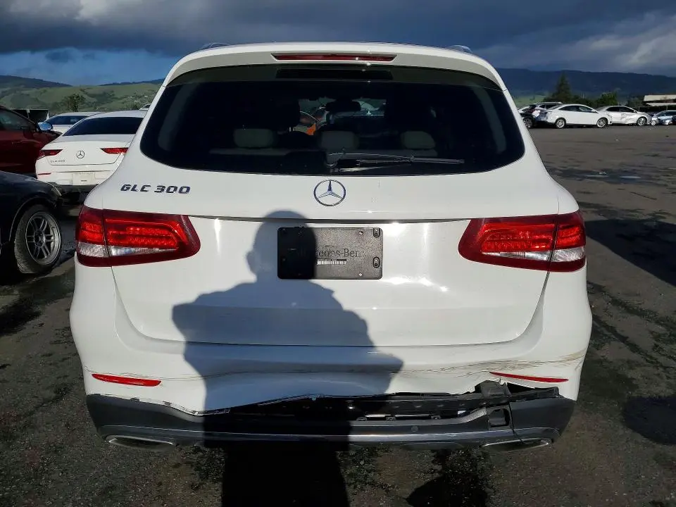 2016 MERCEDES-BENZ GLC 300  
