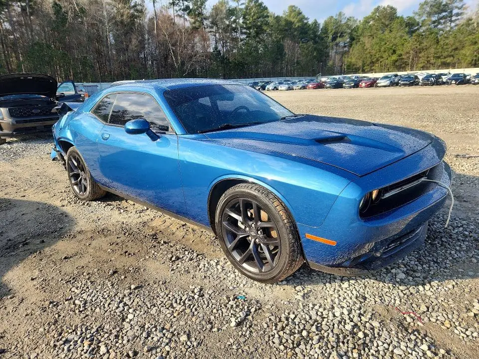 2022 DODGE CHALLENGER SXT  